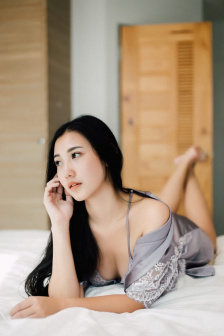 白桃松木(校园)请你吃糖凌虚阁